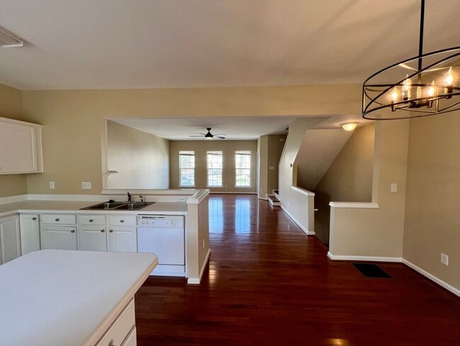 Building Photo - 413 Ruby Walk Dr