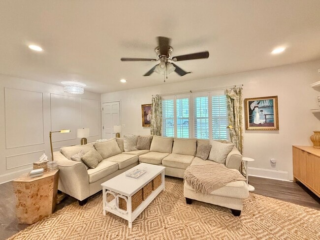 Building Photo - Stunning 3BD, 2BA Raleigh Home with a Fenc...