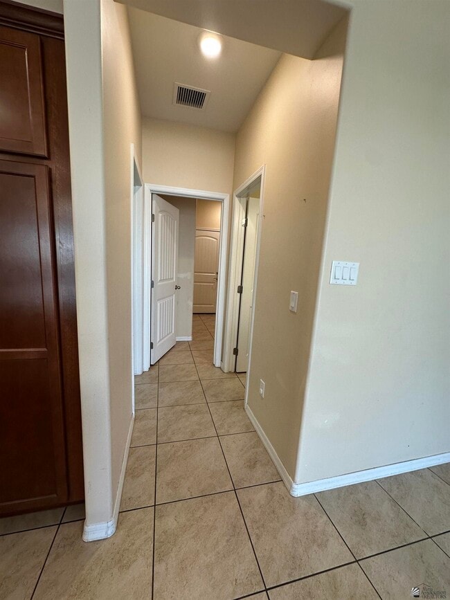 Building Photo - 6558 E 35th Rd