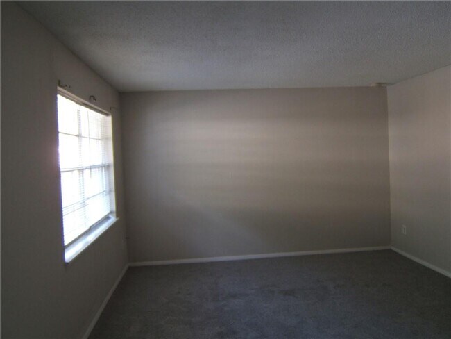 Building Photo - 4701 Flat Shoals Rd