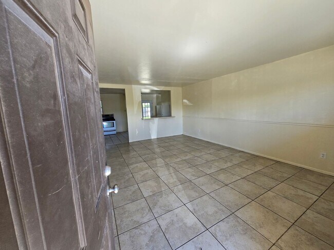 Building Photo - New flooring throughout!