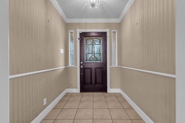 Building Photo - 23826 Farm Hill Dr