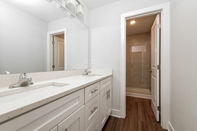 Building Photo - NEW PRICE!!!  Don't miss out.