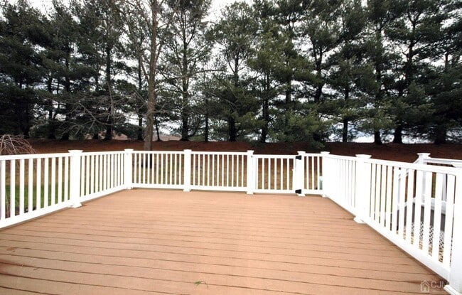 Building Photo - 17 Gardenia Ct