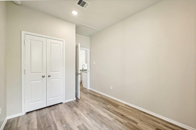 Building Photo - 16724 E Forrestal St