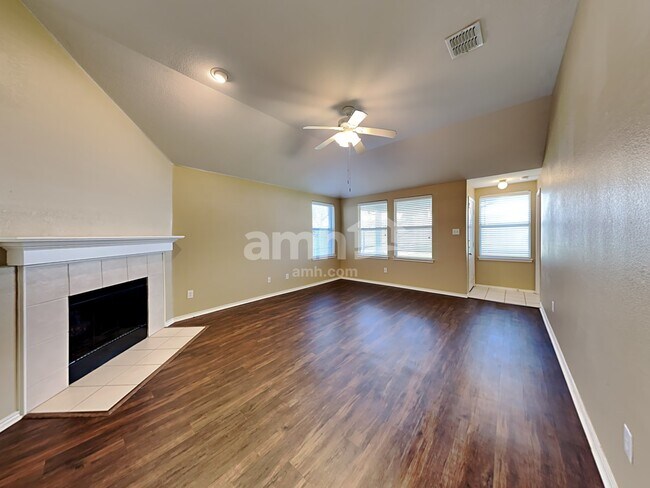 Building Photo - 2036 Hanakoa Falls Dr