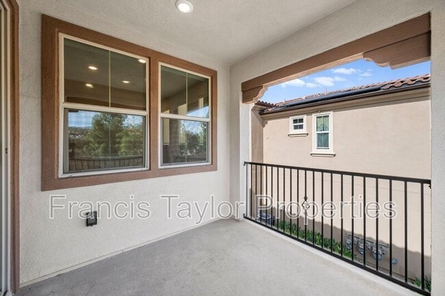 Building Photo - 10912 Jericho Way