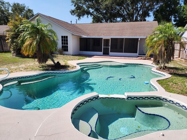 Building Photo - 2153 Royal Poinciana Blvd