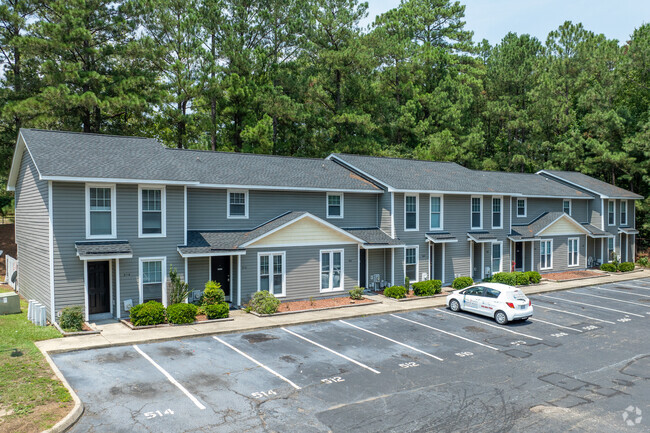 Building Photo - Waters Edge Town Apartments