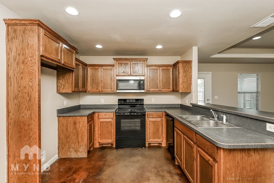 Building Photo - 123 Jolin Ln