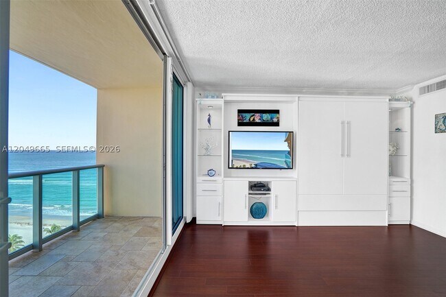 Building Photo - 2501 S Ocean Dr