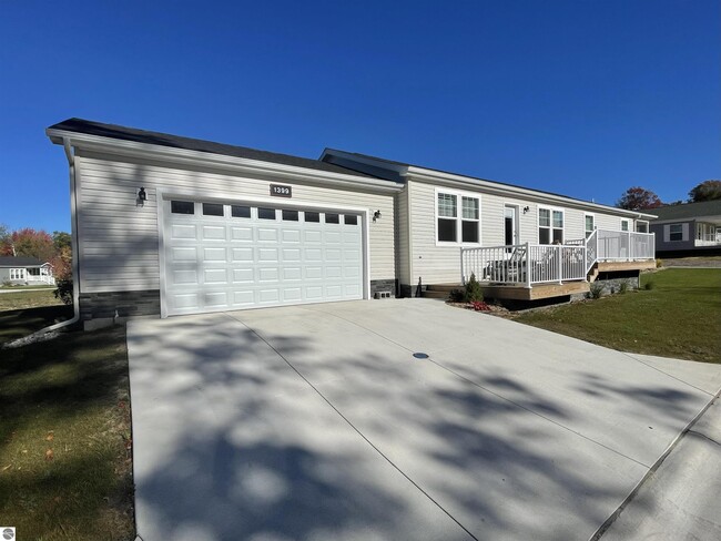 Primary Photo - 1399 Horizon Dr