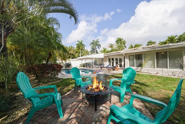 Building Photo - 3036 NE 19th St