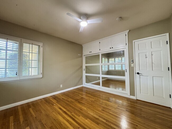 Building Photo - 1232 Longview Dr