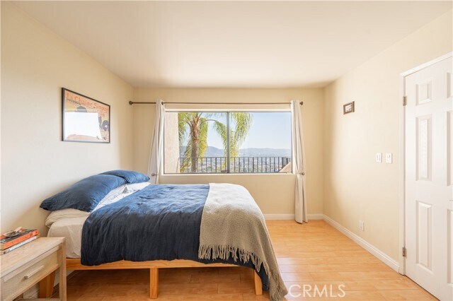 Building Photo - 1350 E Tujunga Ave