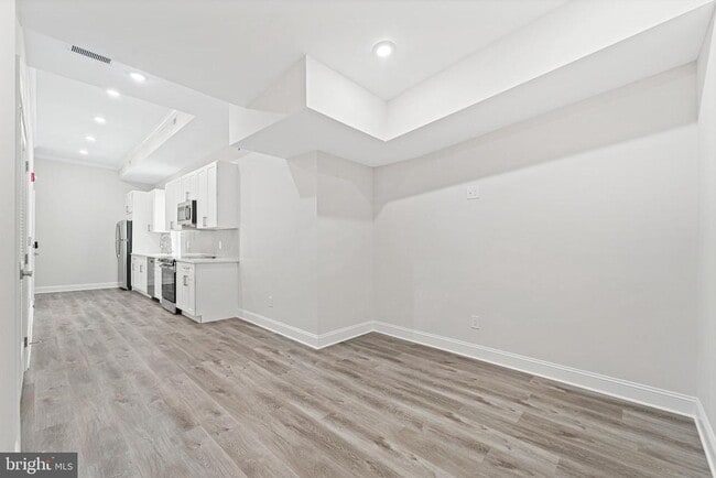 Building Photo - 2341 N College Ave