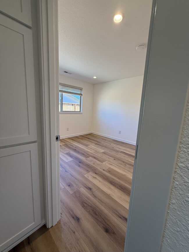 Building Photo - 2853 Tahitian Ave