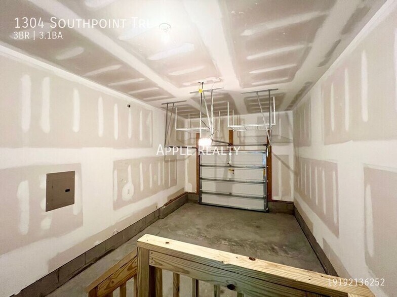 Building Photo - 1304 Southpoint Trl