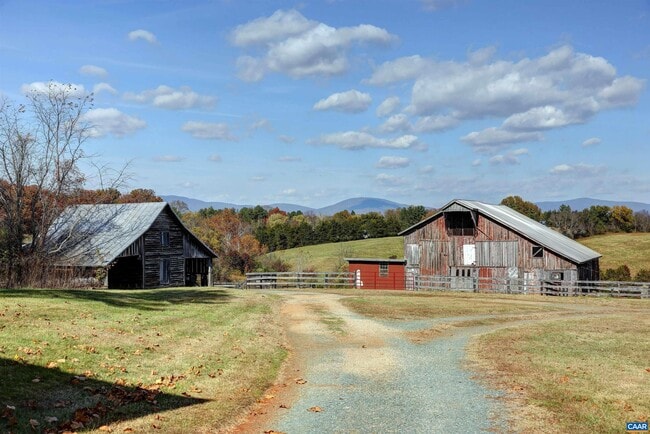 Building Photo - 2929 Green Meadows Ln
