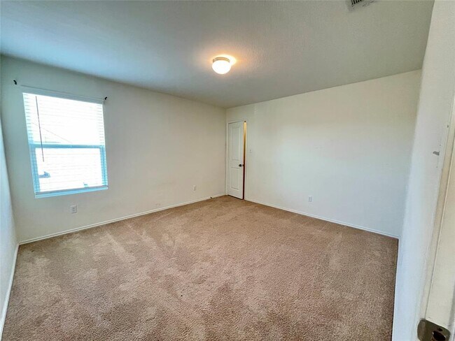 Building Photo - 112 Wind Flower Ln