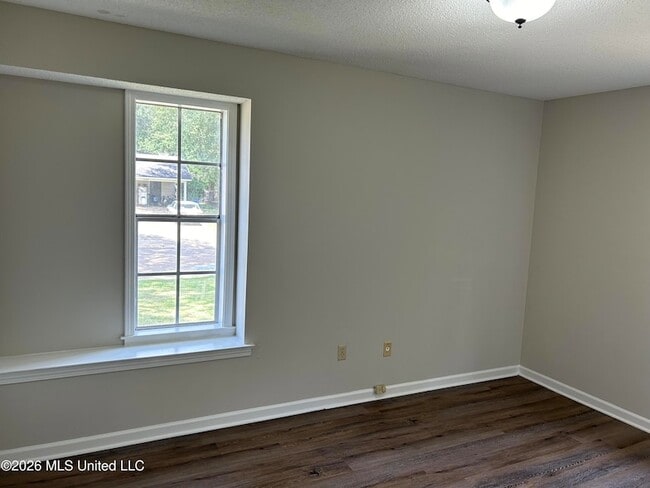 Building Photo - 7397 Meadowbrook Dr