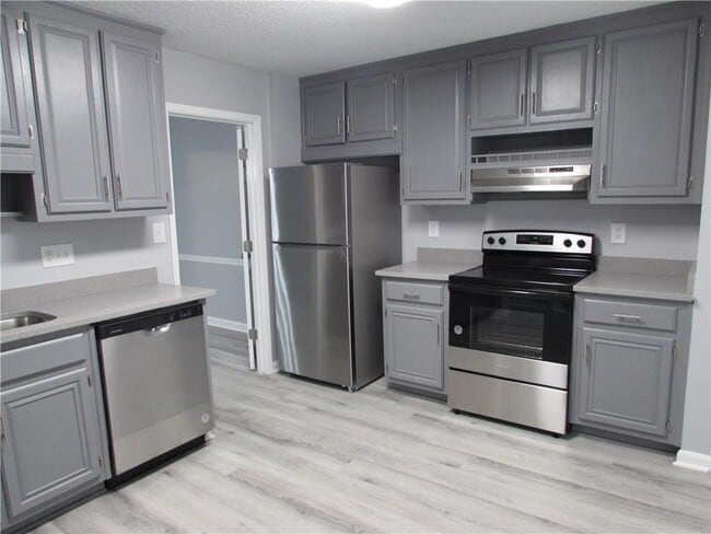 Building Photo - 1774 Twin Brooks Dr SE