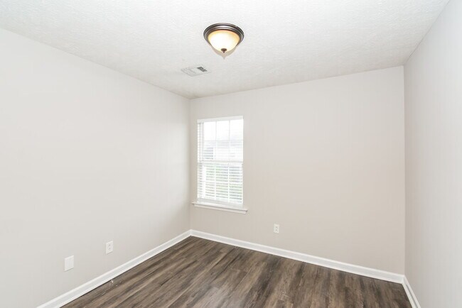 Building Photo - 1045 Tammy Sue Ln