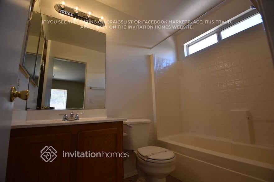 Building Photo - 12018 W Aster Dr