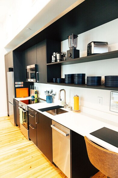 Building Photo - 1911 3rd Ave N