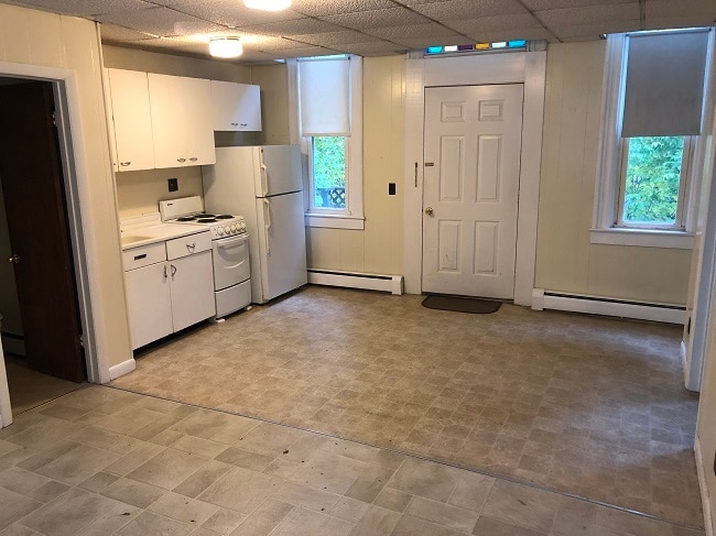 Building Photo - 2 School St