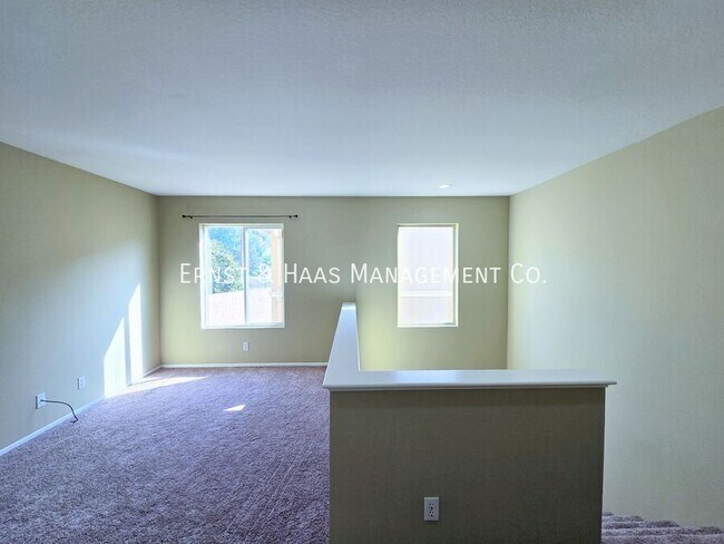 Building Photo - 2931 N Santa Fe Pl