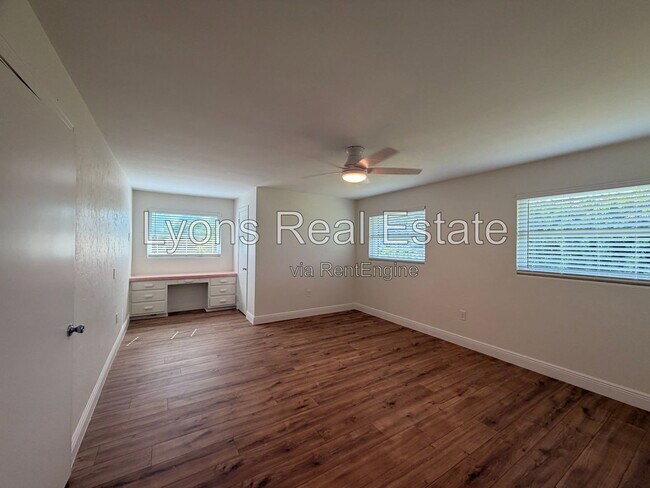 Building Photo - 10621 McGregor Blvd