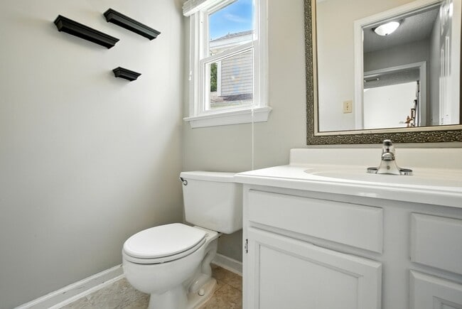 Building Photo - 1036 Woodsmans Reach
