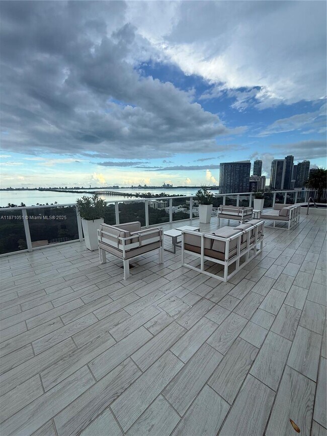 Building Photo - 4250 Biscayne Blvd