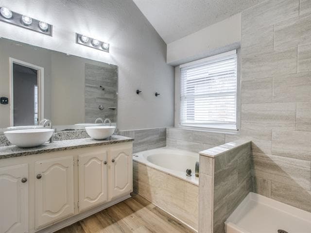 Building Photo - 428 Surrey Pl