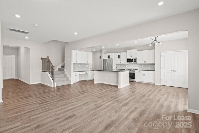 Building Photo - 5613 Amelia Ln