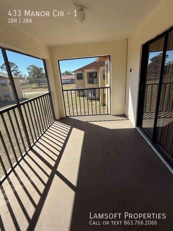 Building Photo - 433 Manor Cir