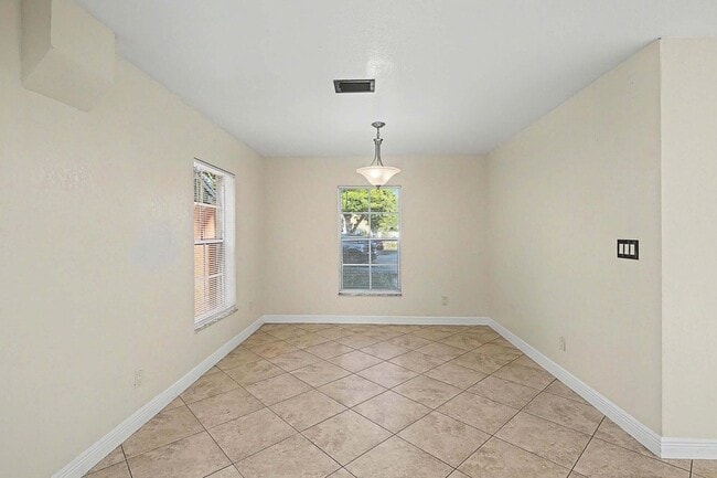 Building Photo - 5789 Woodland Point Dr