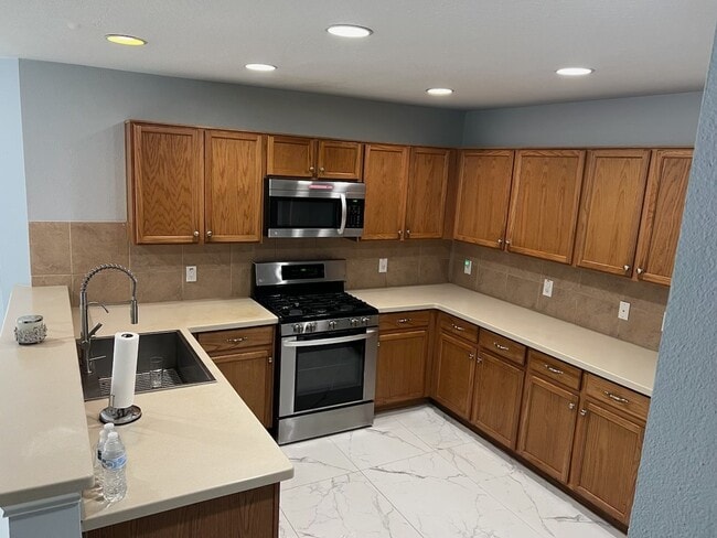 Building Photo - 5702 La Crema