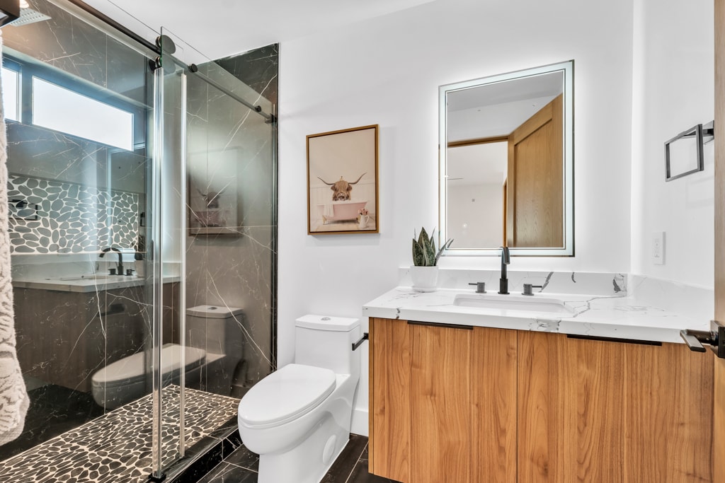 Building Photo - 651 N Wilton Pl