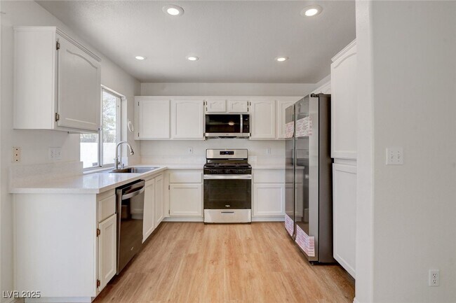 Building Photo - 1441 Iron Springs Dr