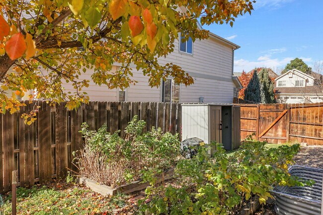 Building Photo - $2,695.00, 4 bed, 3.5 bath, located in Col...