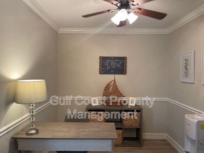 Building Photo - 3360 S Osprey Ave