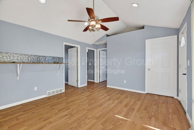 Building Photo - 153 Bascom Dr