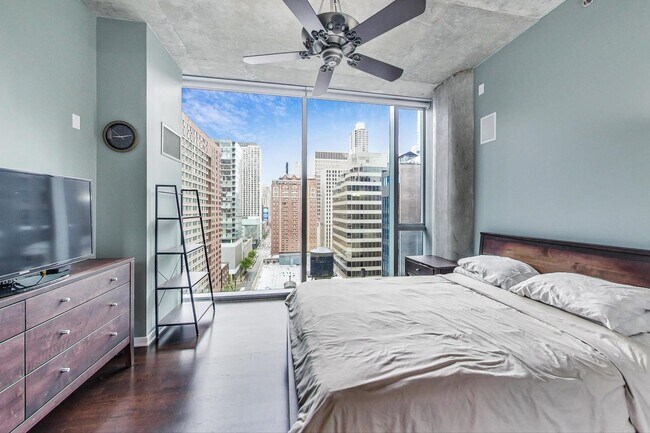 Building Photo - 600 N Fairbanks Ct