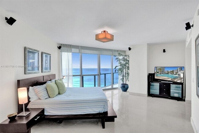 Building Photo - 3101 S Ocean Dr