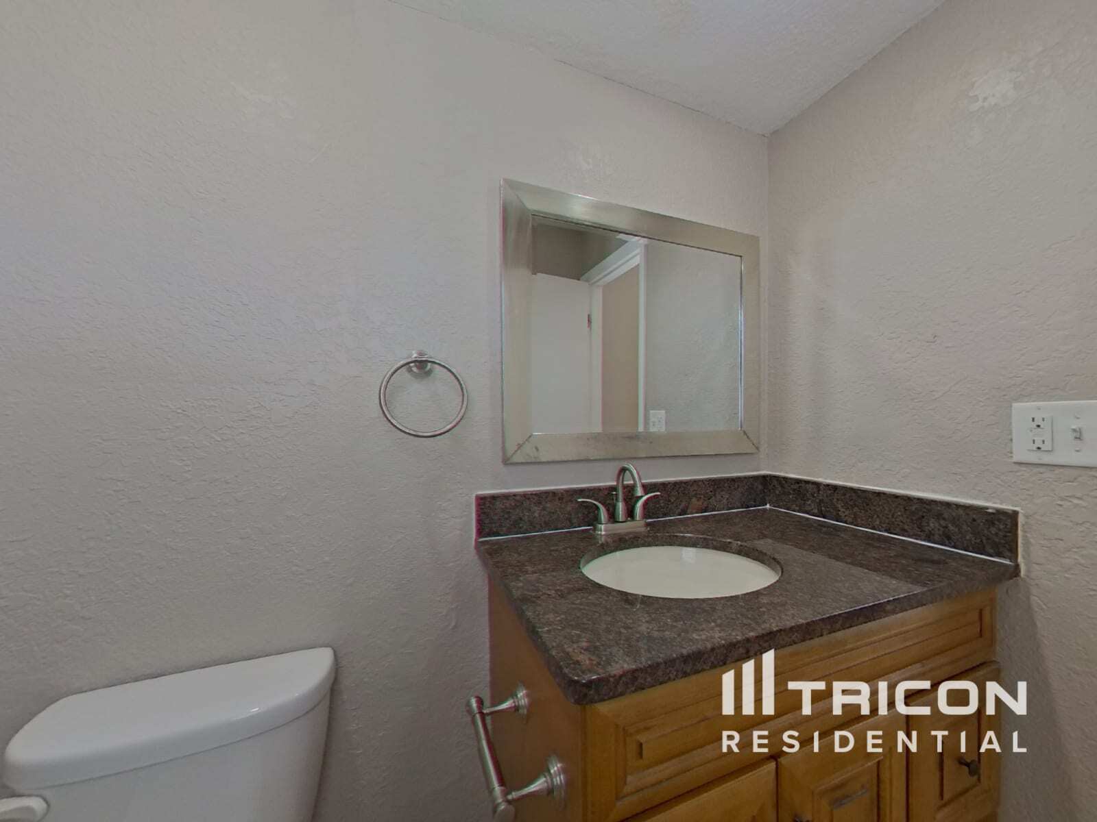 Building Photo - 1708 Hibiscus Cir N