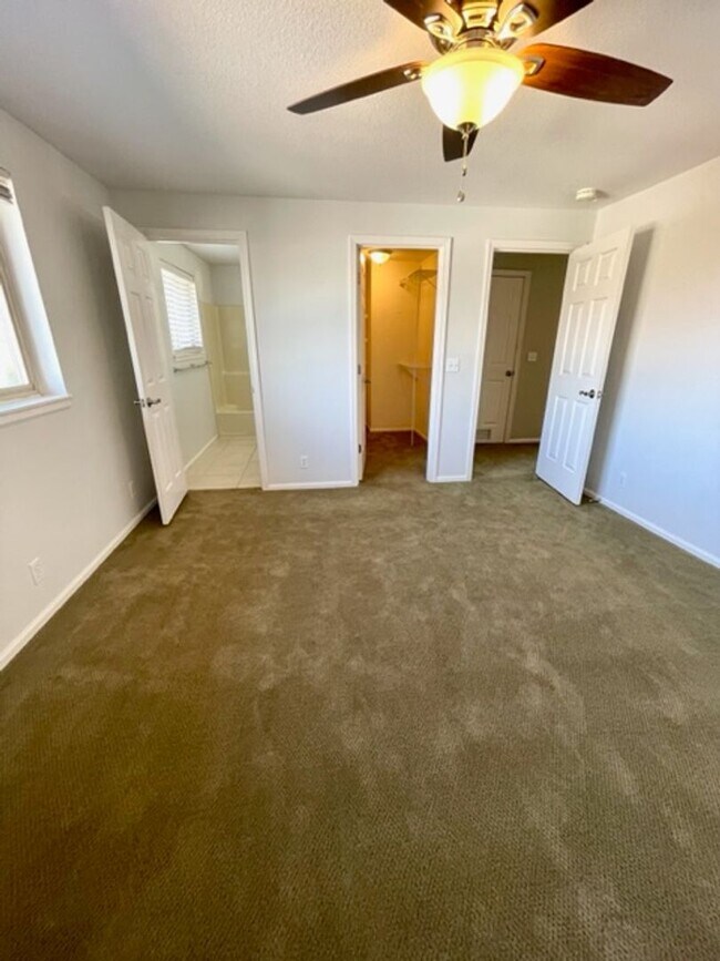 Building Photo - Water/Sewer/Garbage and landscaping included! A/C too!