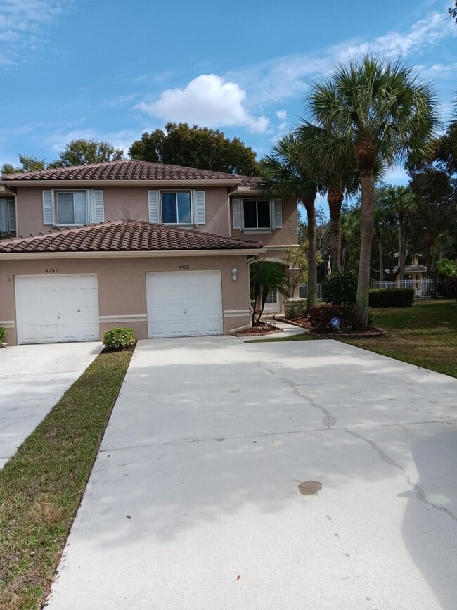 Building Photo - 4983 Pinemore Ln