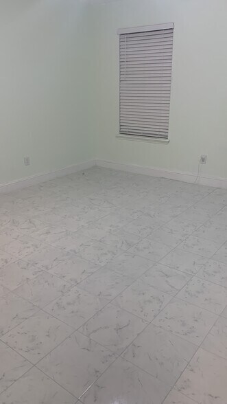 Building Photo - 720 Gala Cir